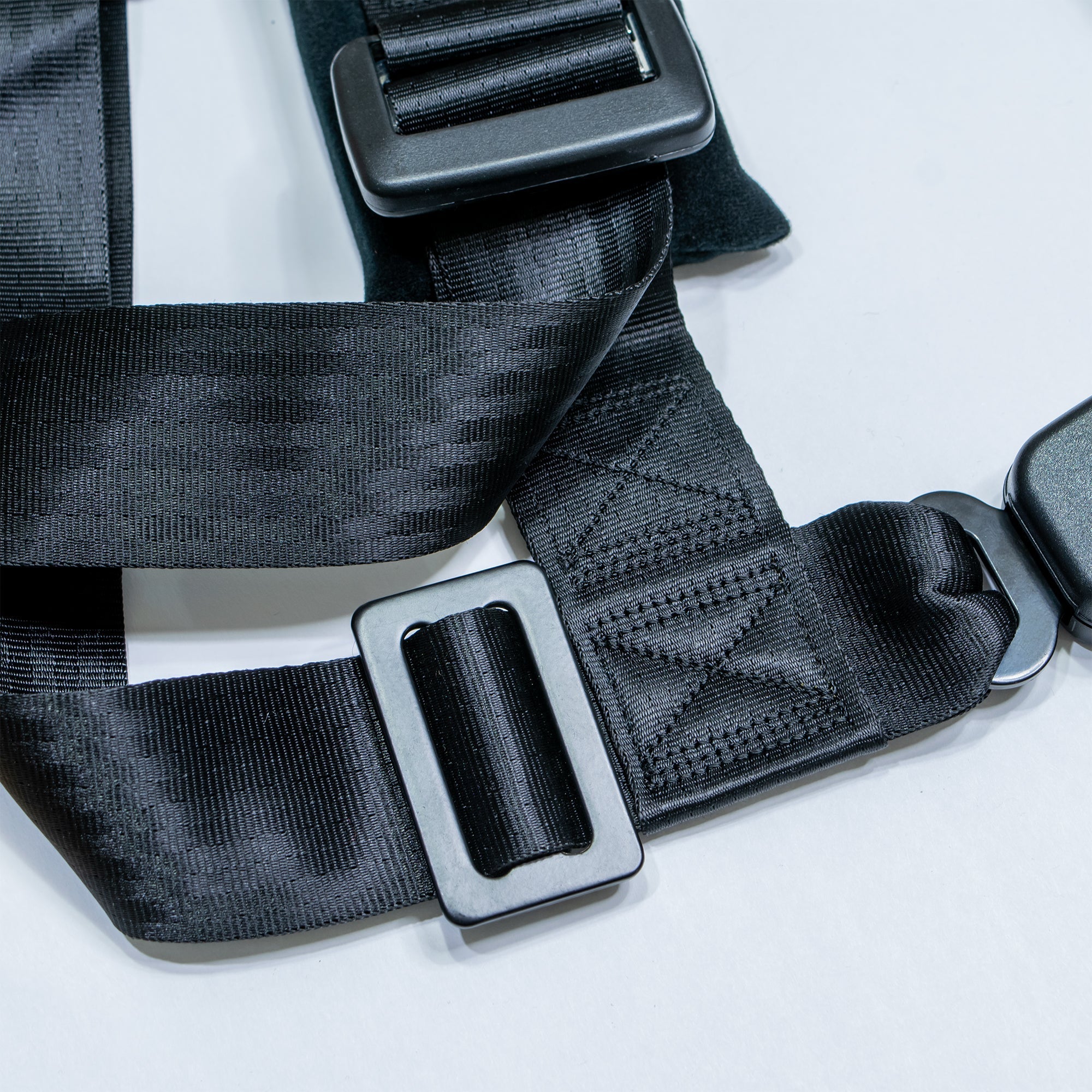 Universal 4 point 2.0" Harness Black